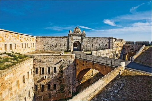 Transfers to La Mola